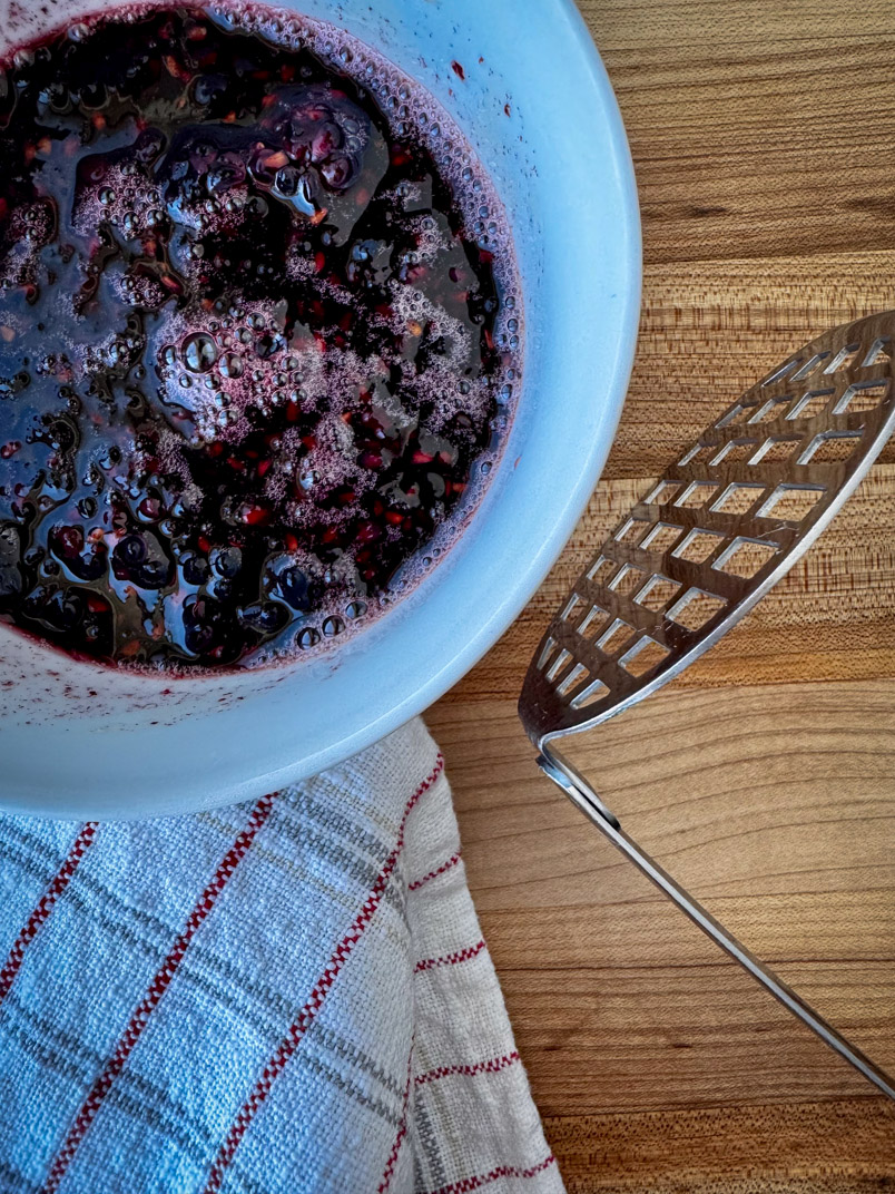 blackberries and maple syrup blackberries and maple syrup