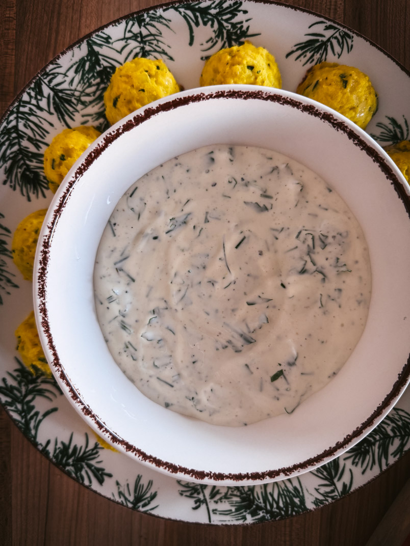 party dip: chive dip with arugula