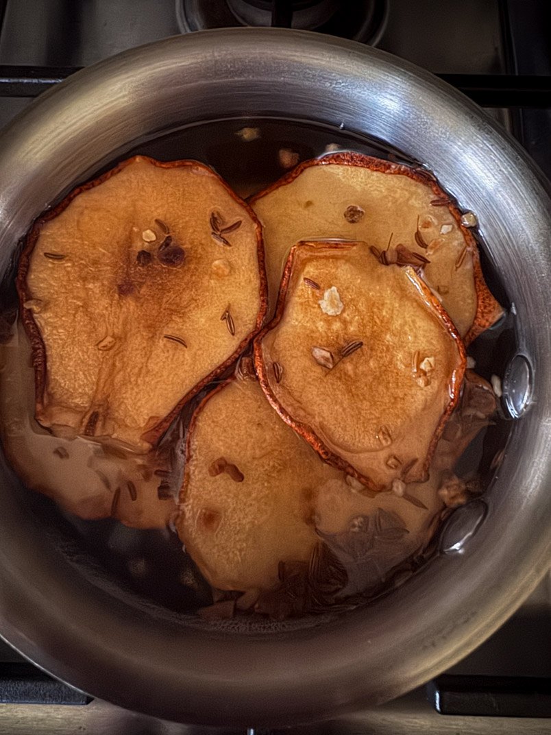 simmer pears and spices for pear tea
